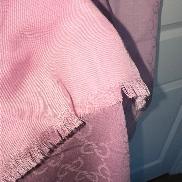 Gucci Women Monogram GG Jacquard Silk & Wool Scarf Wrap - Picture 6 of 6
